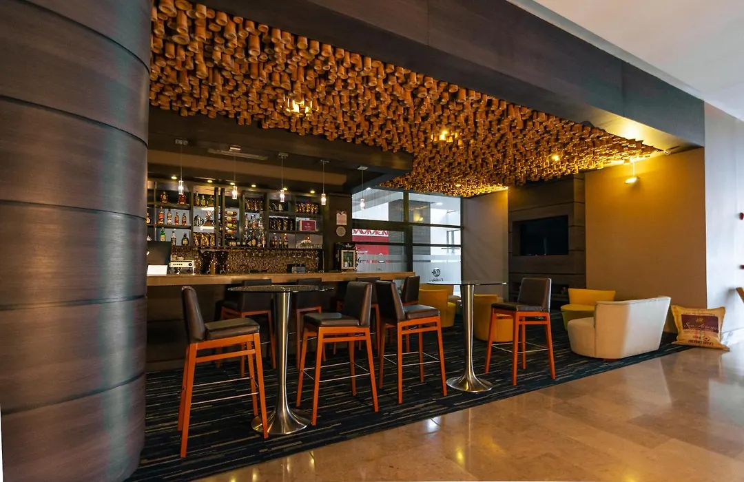 Hotel Mocawa Plaza Armenia-1