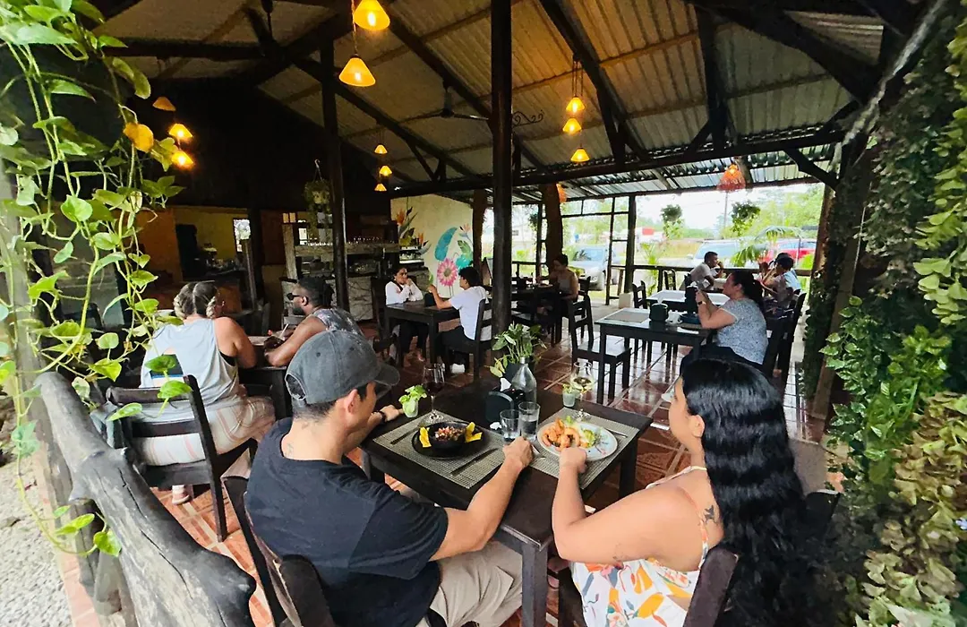 Casona Rustica & Bungalow-1