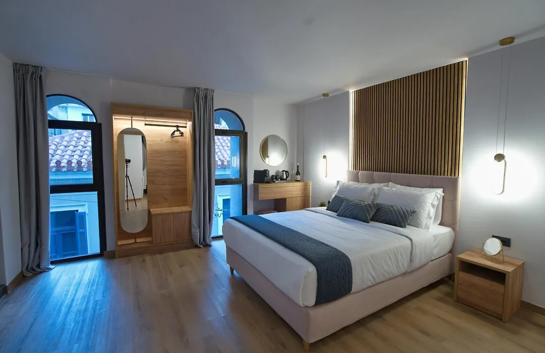Cityluxe Suites & Rooms-1