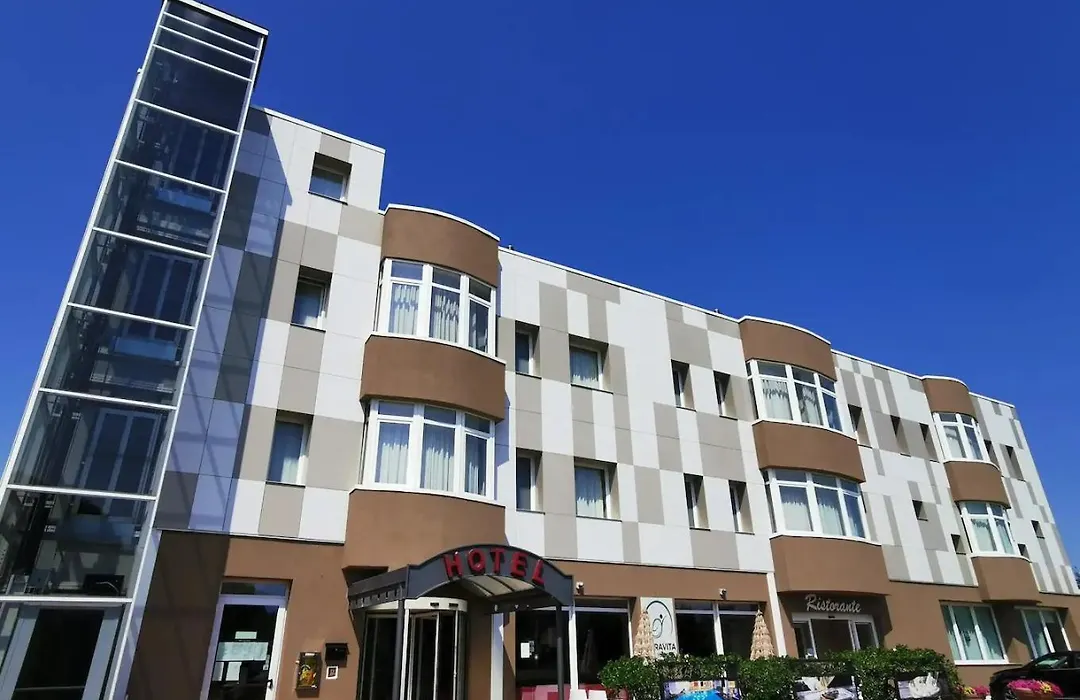Hotel Formula Int. & Puravita Spa-1