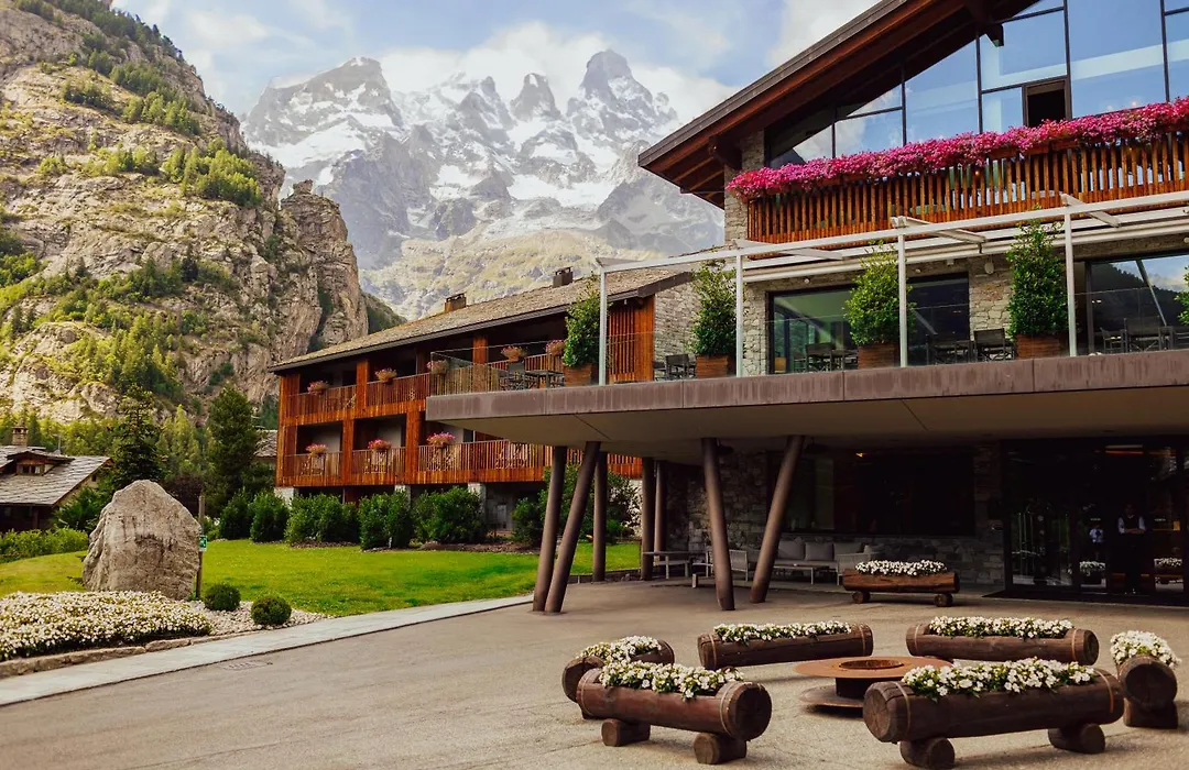 Grand Hotel Courmayeur Mont Blanc, By R Collection Hotels-1