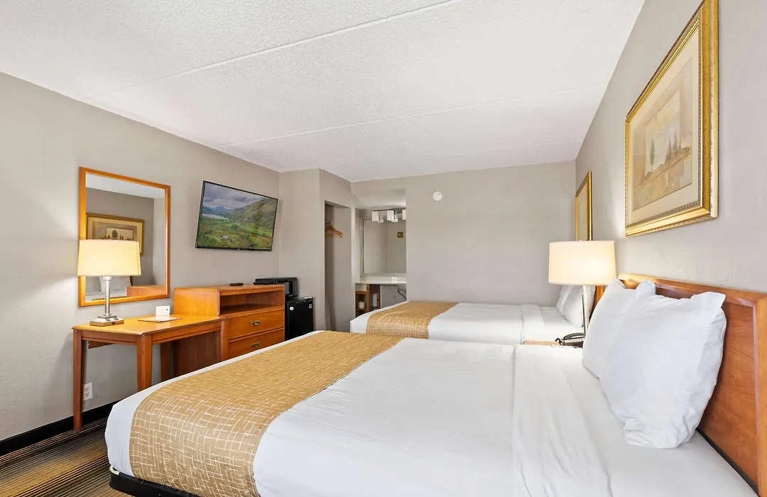Travelodge By Wyndham Pueblo-1