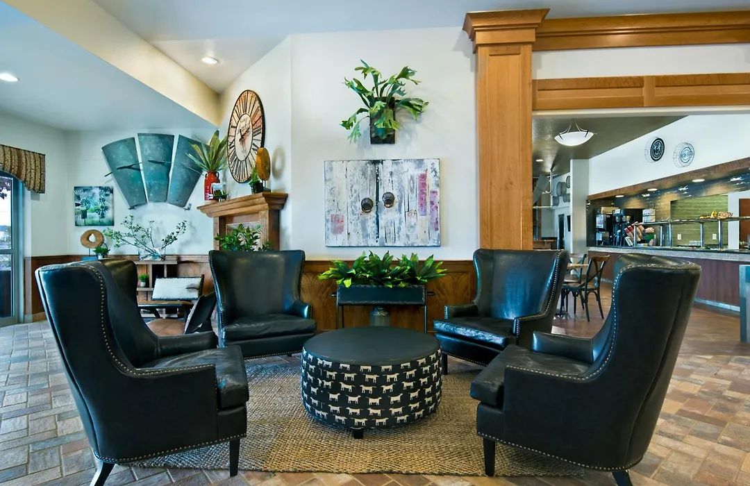 Oxford Suites Hermiston-1