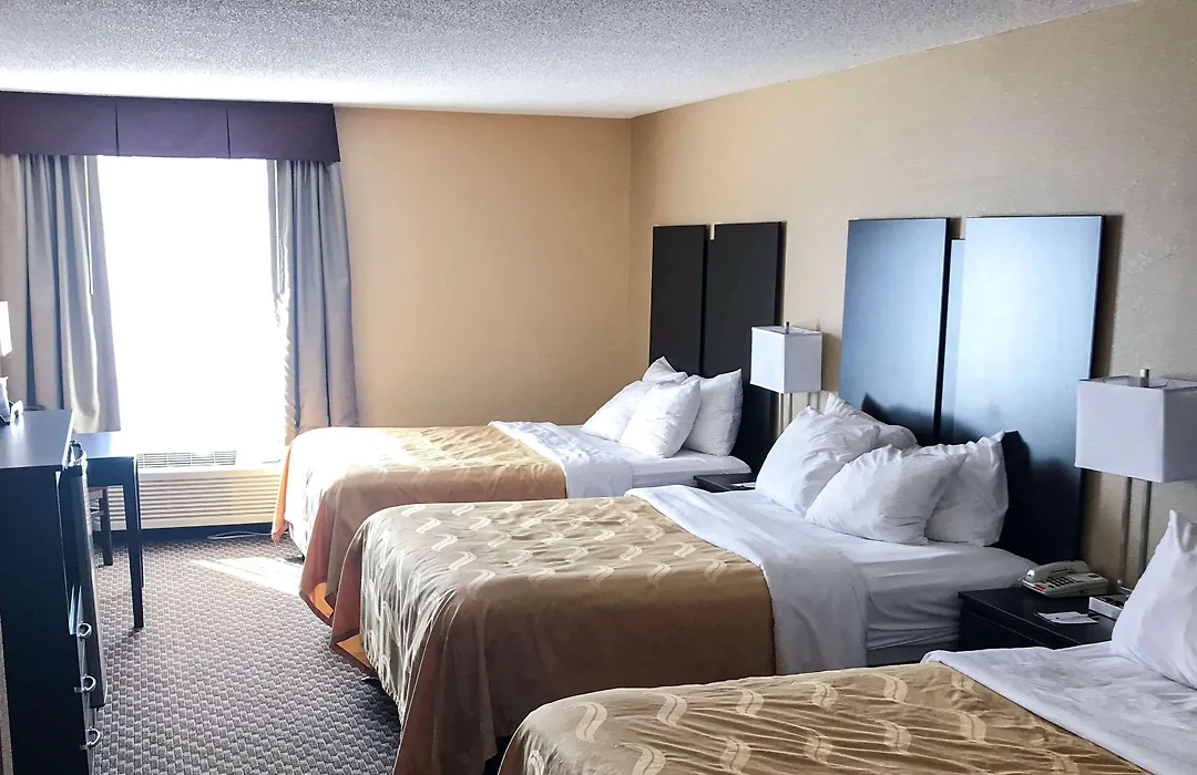 Quality Inn & Suites Mendota Near I-39-1