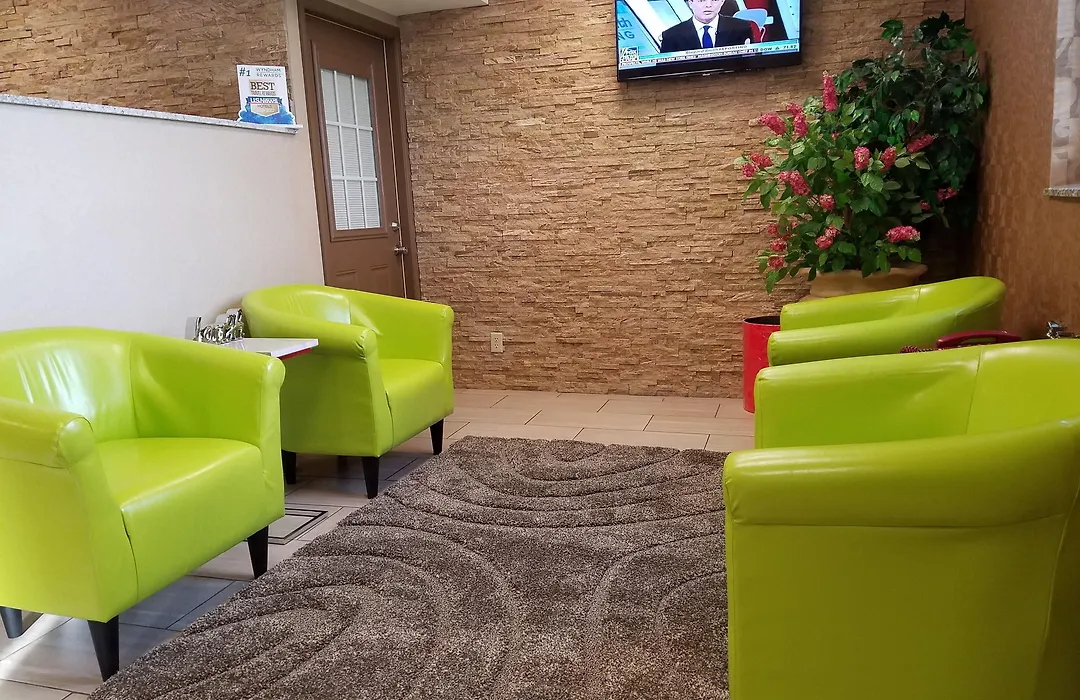 Super 8 By Wyndham Plattsburgh-1