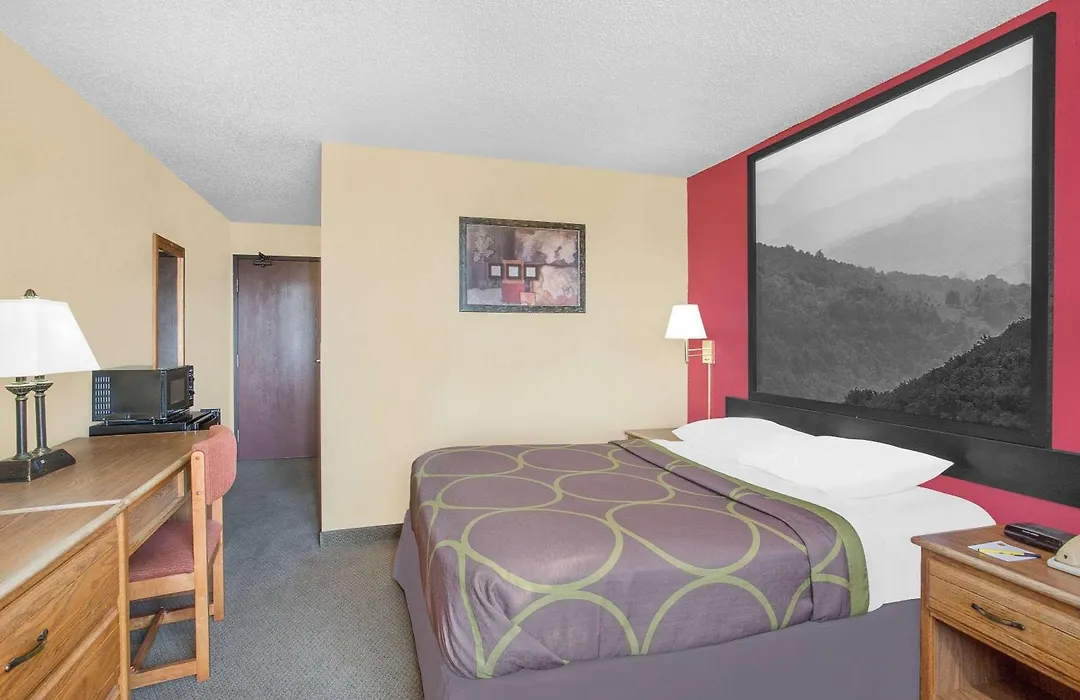 Super 8 By Wyndham Roanoke Va-1