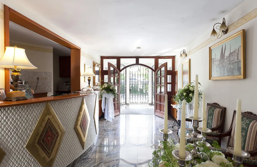 Aparthotel Vila Minka-1
