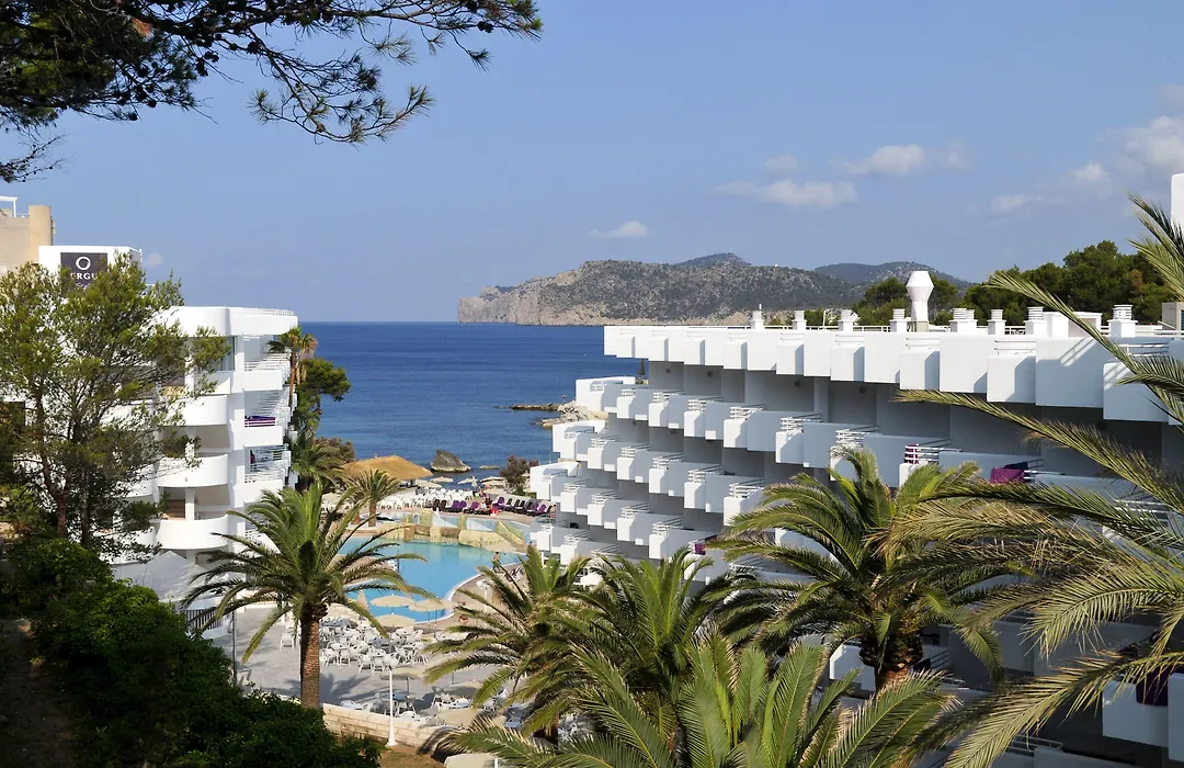 Fergus Style Cala Blanca Suites-1