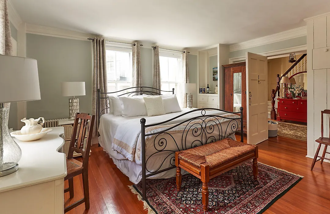 Cliff Lodge-1
