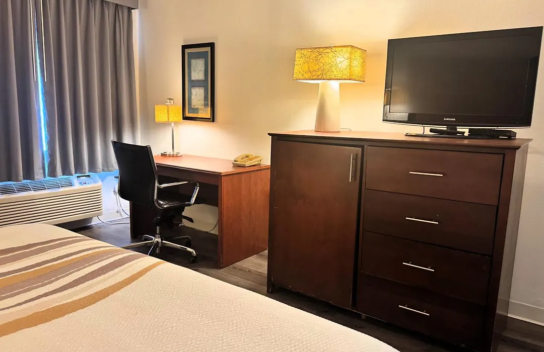 Baymont By Wyndham Meridian-1