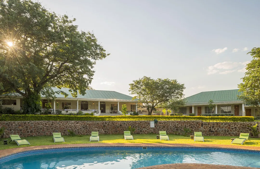 Batonka Guest Lodge-1