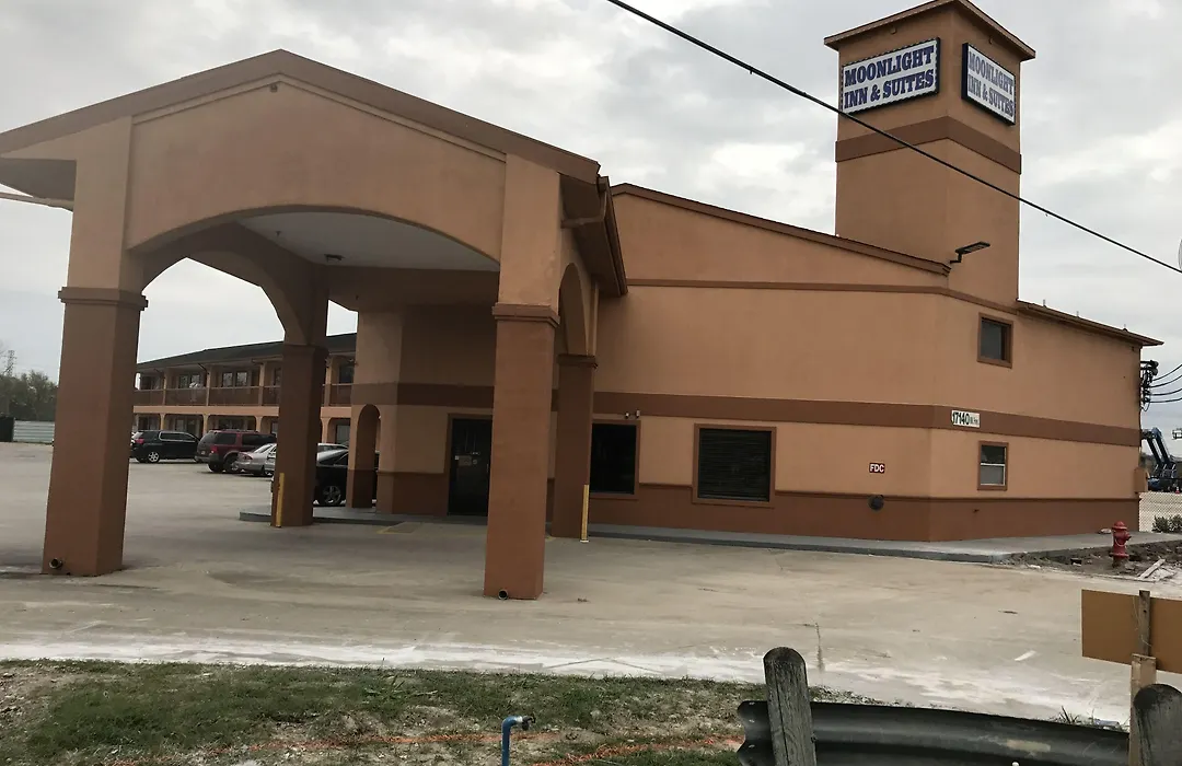 Moonlight Inn & Suites-1