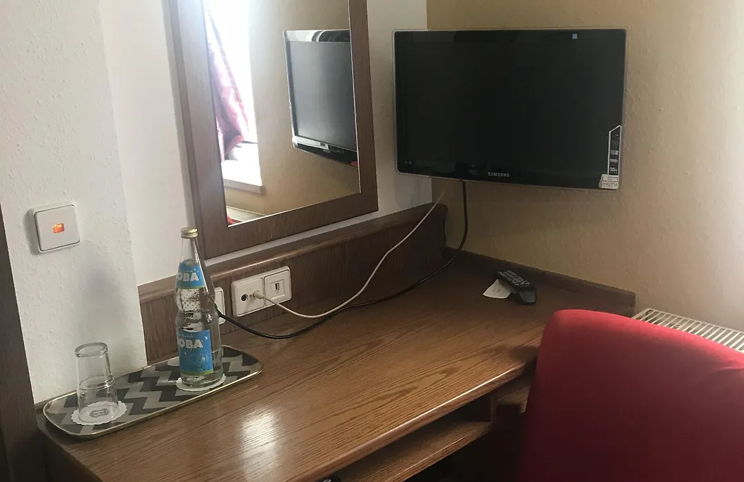 Adler Hotel Garni-1