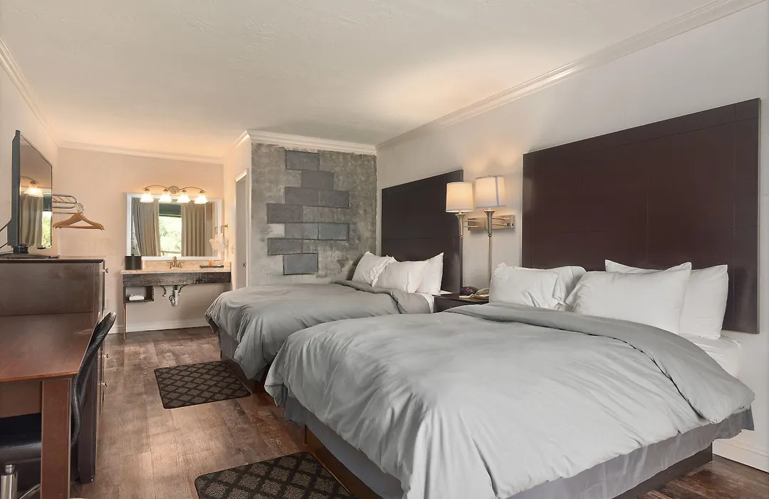 Fairway Inn-1