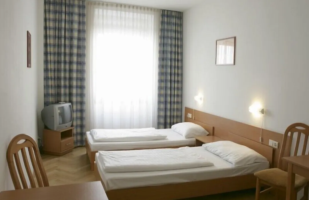 Hotel Geblergasse-1