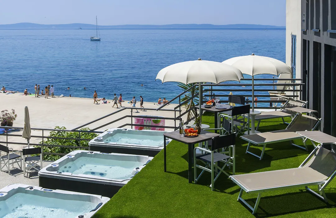 Via Mare Luxury Rooms-1