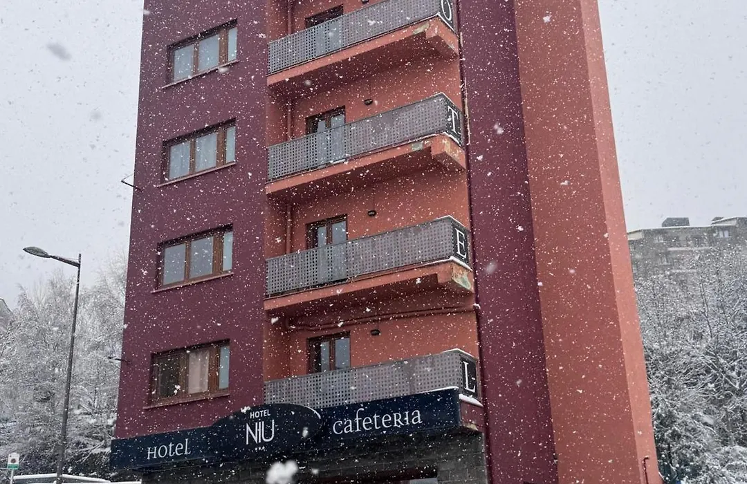 Hotel Niu A 50 M Del Funicamp-1