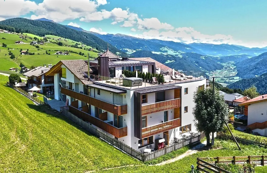 Hotel Kristall-1