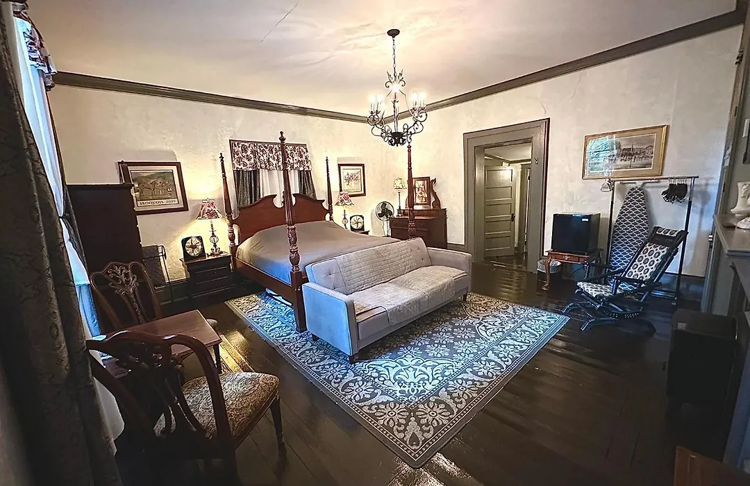 Belmont Inn-1