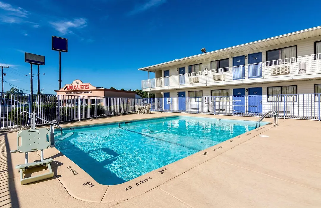 Motel 6-Lumberton, Nc-1