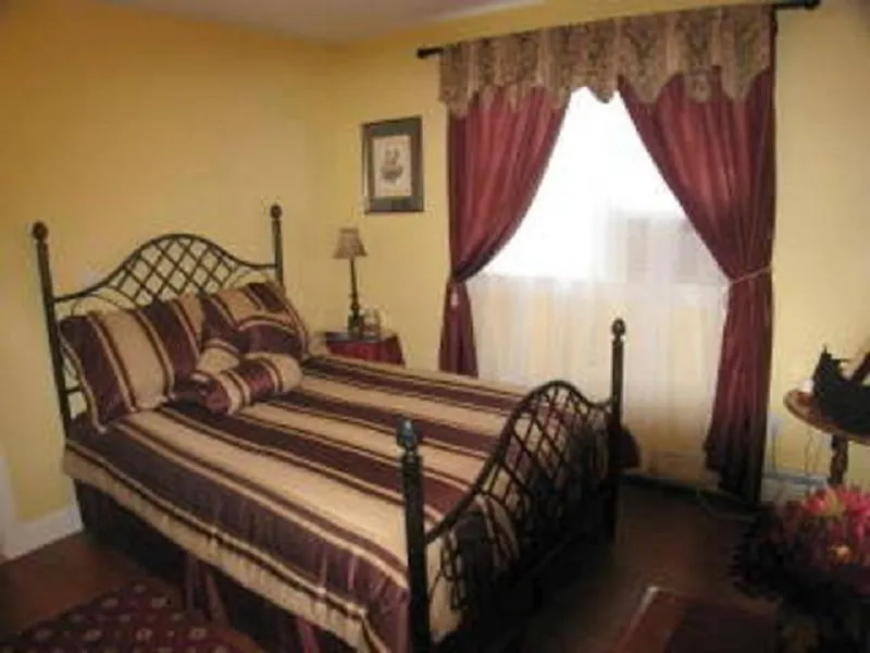 Harbor Gardens Inn-1