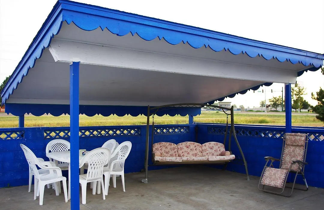 Blue Spruce Motel-1