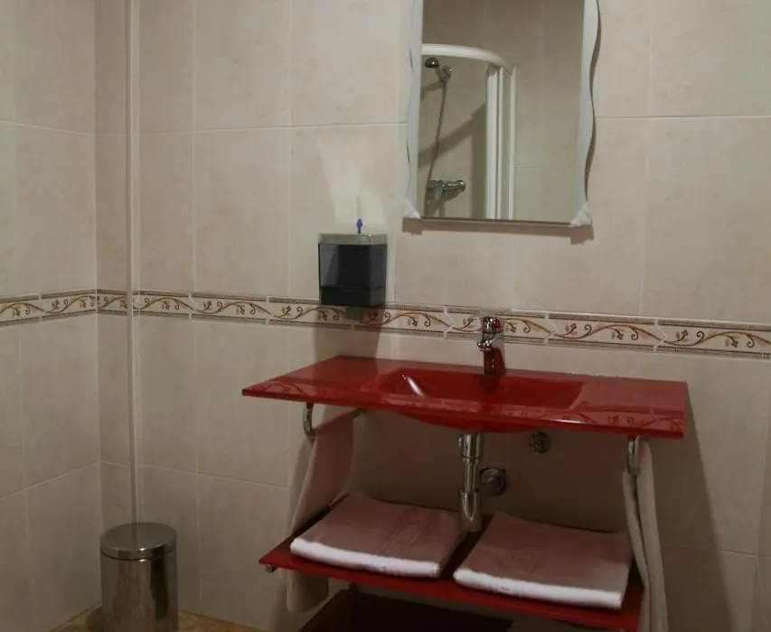 Hostal El Poligono-1