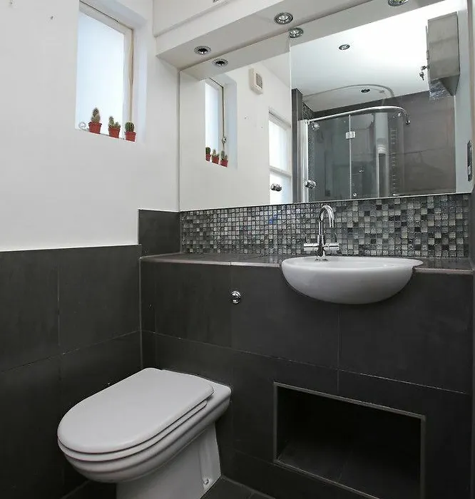 Veeve - Burnfoot Avenue Vr-1