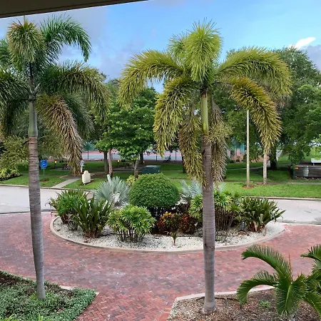 Resort Condo, Private Beach, Balcony With Water Views Bayside Retreat-3