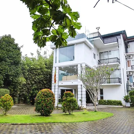 Hotel Ganthera Kandy-3