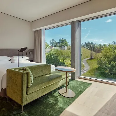 Hyatt Regency Zurich Airport Circle-2