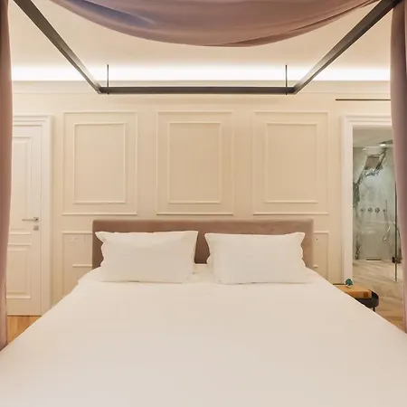 Naxi Suites-2