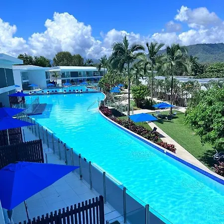 Pool Resort Port Douglas-3