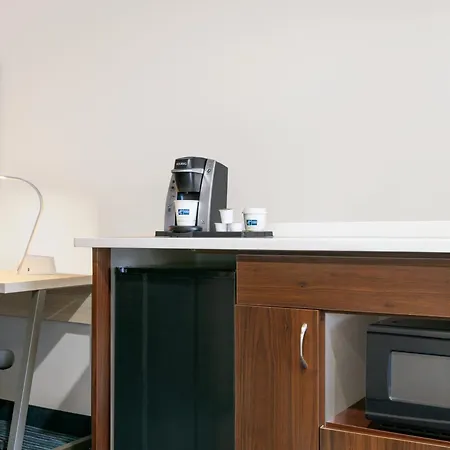 Holiday Inn Express Hotel & Suites Norfolk Airport By Ihg-3