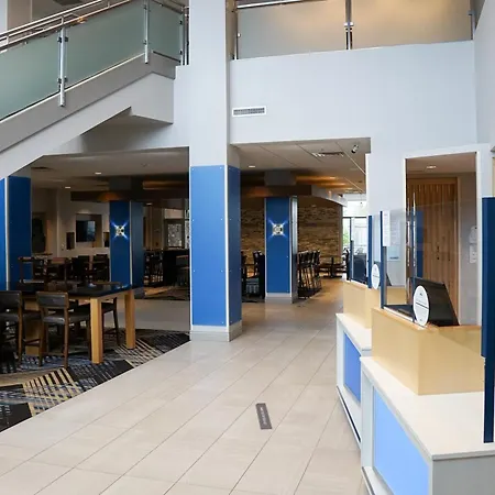 Holiday Inn Express & Suites - Aurora Medical Campus By Ihg-3