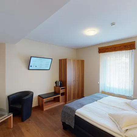Hotel Ambassador-3