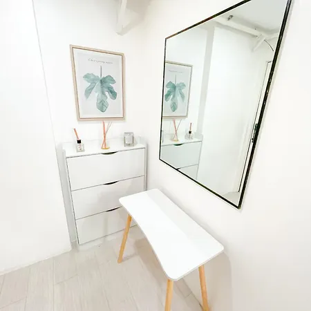 Travelers Inn - Modern Capsule Bunks, Makati-2