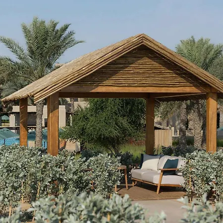Rare Finds Desert Resort-3