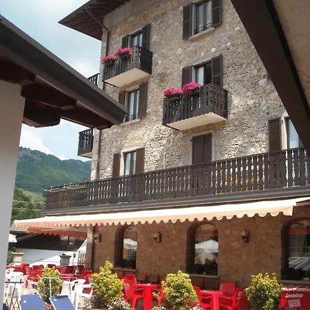 Hotel Carrara-2