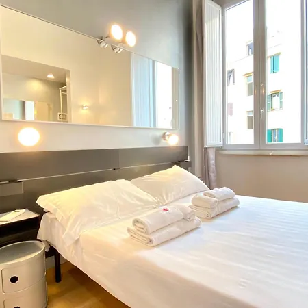 Kiss Me Rome Luxury Rooms-2