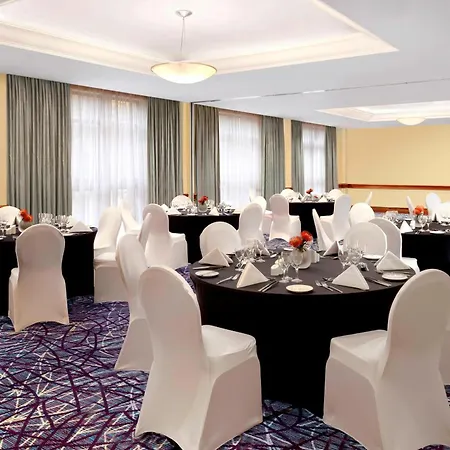 Sheraton Skyline Hotel London Heathrow-2