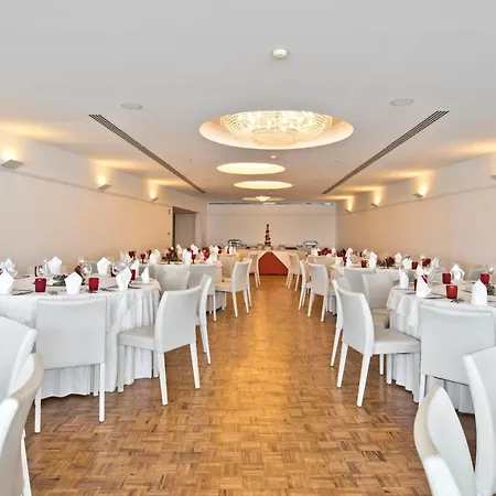 Golden Tulip Porto Gaia-3