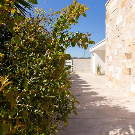 Sound Garden Charming Rooms-3