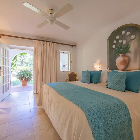 Hurricane Beach Hotel-3