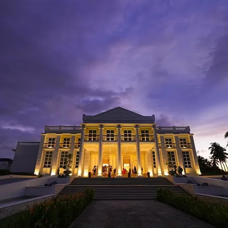 Grandeeza Hotel By Galison-2
