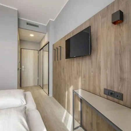 Smart Stay Hotel Station-3