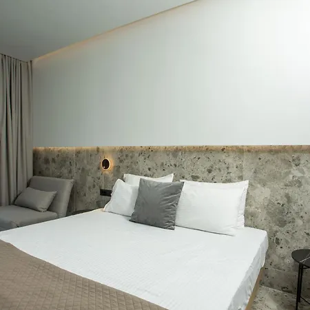 Dias Studios & Suites-2