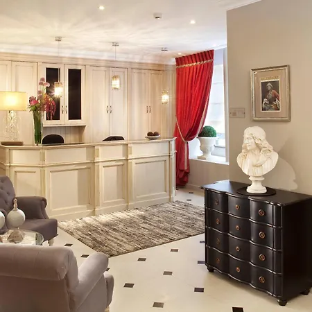 Hotel Des Comedies-3