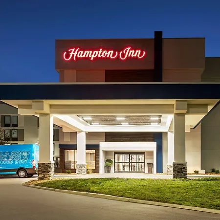 Hampton Inn Kansas City - Airport-3