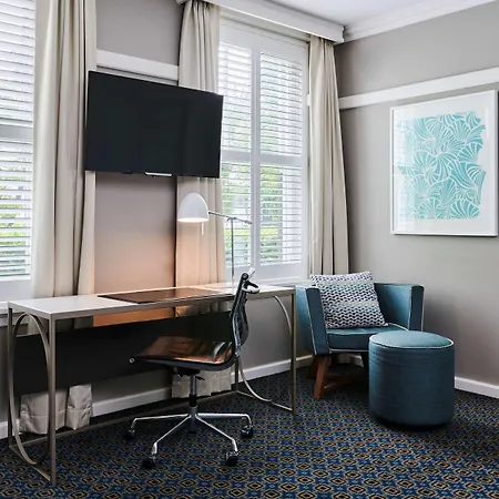 Hotel Kurrajong Canberra-3